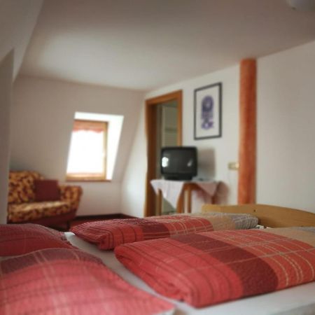 ホテルGasthaus Weisskugel マッレス・ヴェノスタ エクステリア 写真