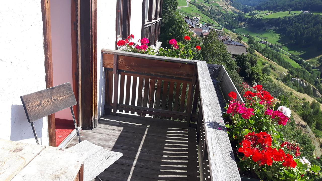 ホテルGasthaus Weisskugel マッレス・ヴェノスタ エクステリア 写真