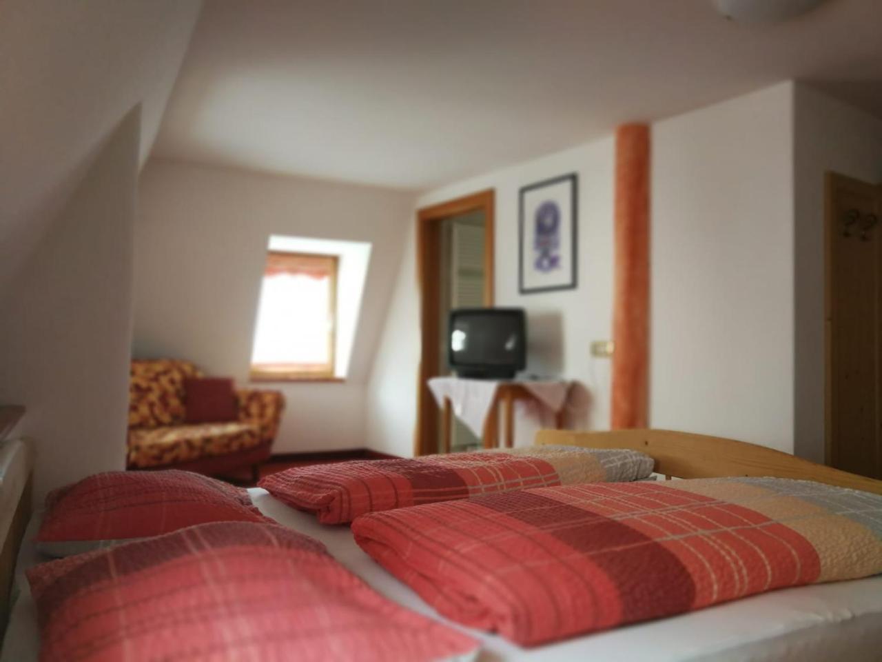 ホテルGasthaus Weisskugel マッレス・ヴェノスタ エクステリア 写真