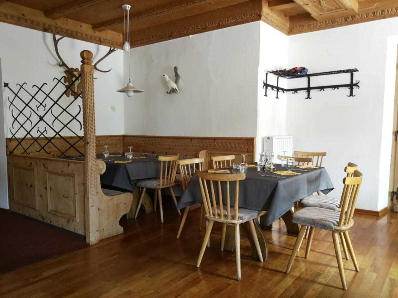 ホテルGasthaus Weisskugel マッレス・ヴェノスタ エクステリア 写真