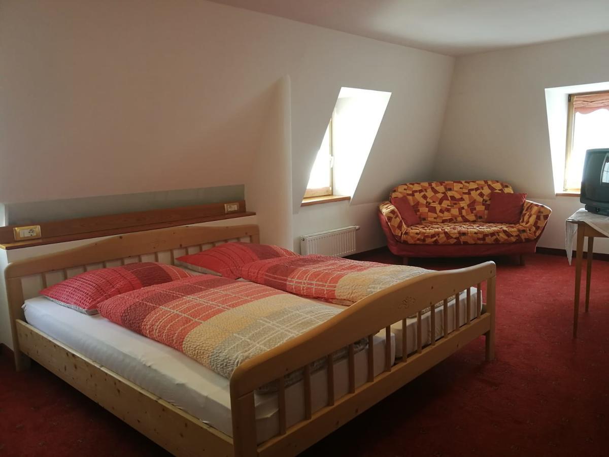 ホテルGasthaus Weisskugel マッレス・ヴェノスタ エクステリア 写真