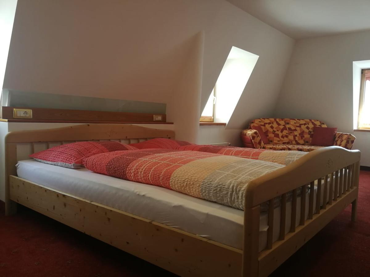 ホテルGasthaus Weisskugel マッレス・ヴェノスタ エクステリア 写真