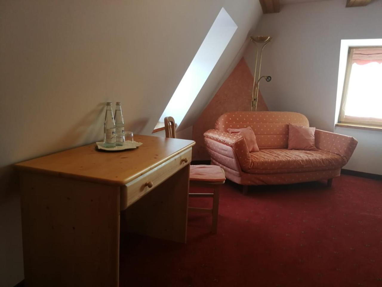 ホテルGasthaus Weisskugel マッレス・ヴェノスタ エクステリア 写真
