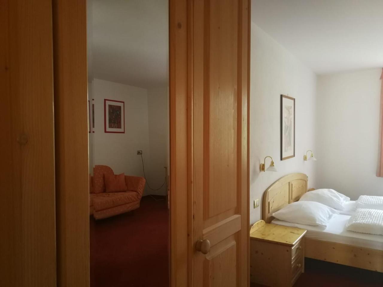 ホテルGasthaus Weisskugel マッレス・ヴェノスタ エクステリア 写真
